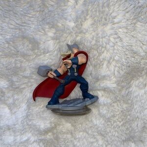 Disney action figure Thor unboxed only used as display 
New no damage no tags